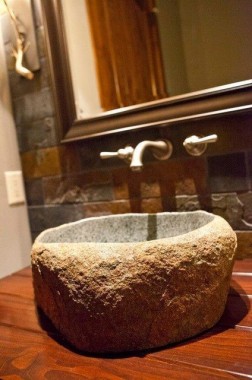 rustic-bathroom