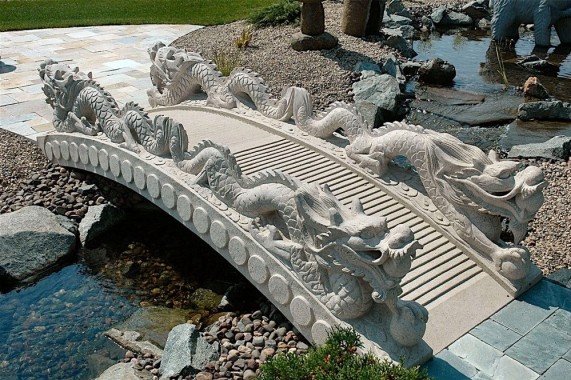 Chinese dragon foot bridge