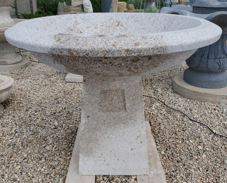 Partially Wet Contemporary Urn Bubbling Fountain